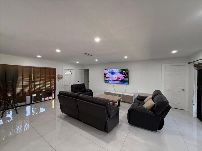 Foto del edificio - 11450 NW 30th Pl