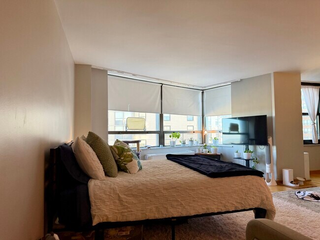 Foto del edificio - 5701 N Sheridan Rd