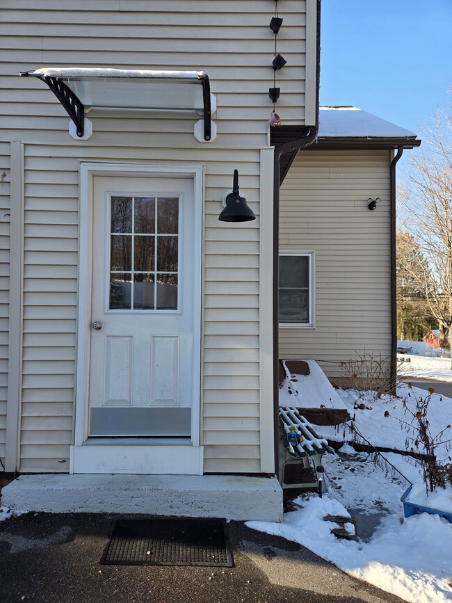 Building Photo - 56 Ellington Ave