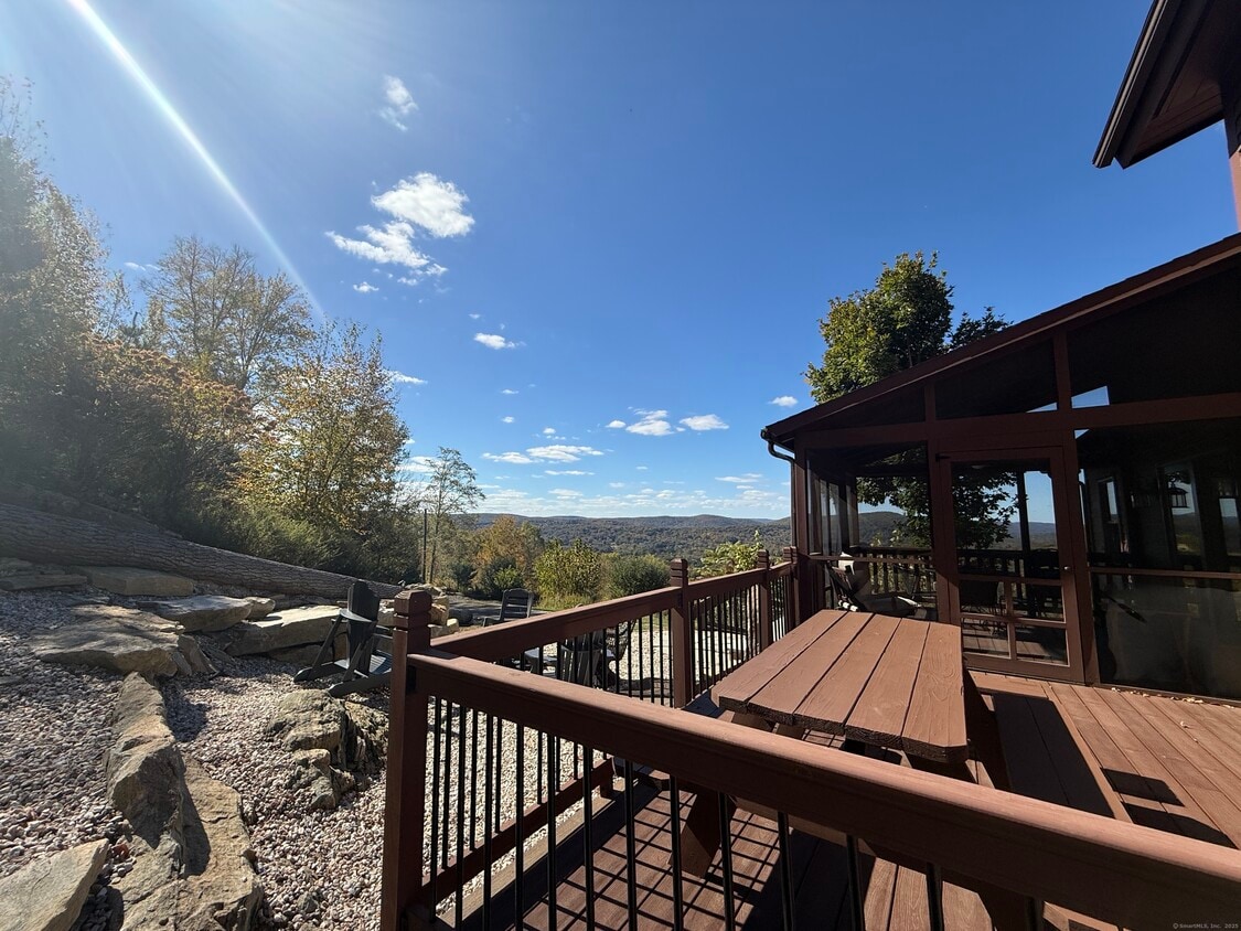 Foto principal - 570 Long Mountain Rd