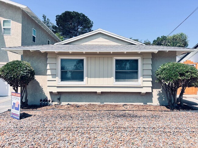 Building Photo - $500 Move In Special-Updated Home with Yar...