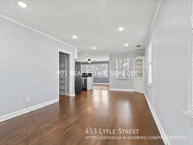 Building Photo - 453 Lytle St