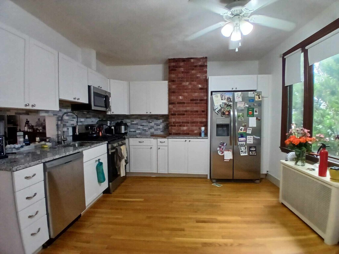 Primary Photo - 16 Orange St