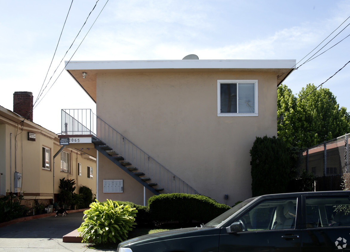 Building Photo - 1065 63rd St