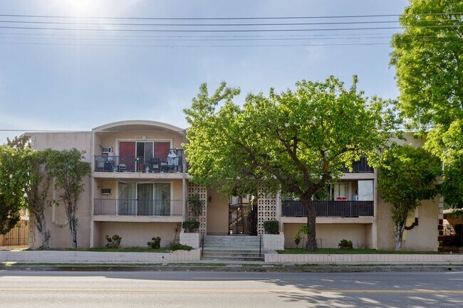 Photo - 8421 Lindley Ave.-8 Apartment