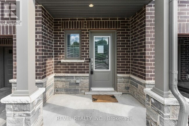 Building Photo - 124-124 Compass Trail