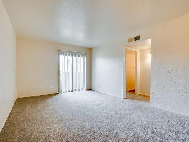 Foto del edificio - Upgraded Two Bed, Two Bath-Split Floorplan