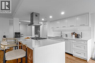 Building Photo - 837 W Hastings St