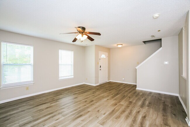 Building Photo - 12163 Maize Dr