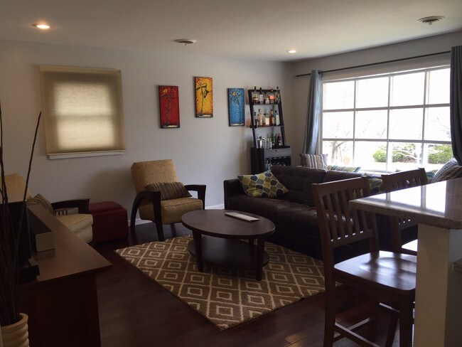 Foto del edificio - 815 N Washington St