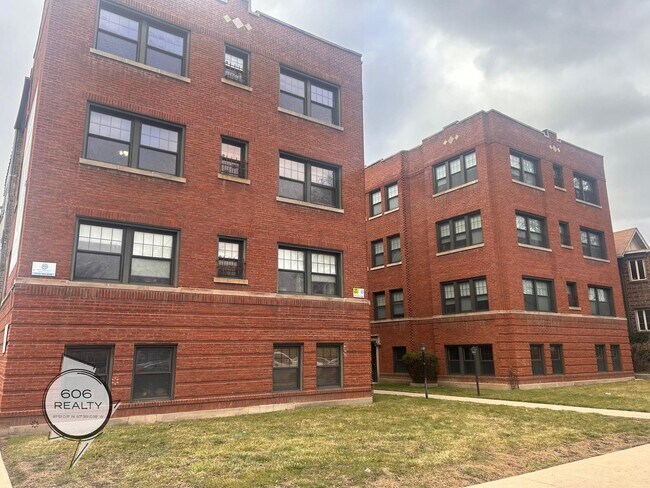 Foto del edificio - 3258 Maple Ave