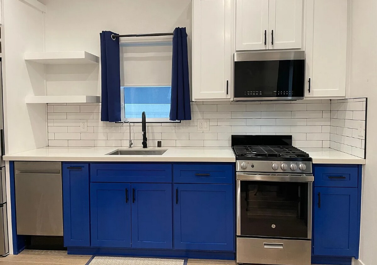 Foto principal - 2248 Elmgrove St