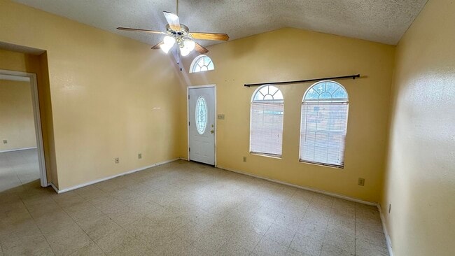 Building Photo - 1028 Merrimack Loop