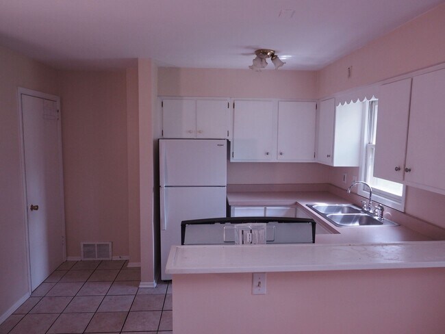 Building Photo - 4019 Rilling Ave