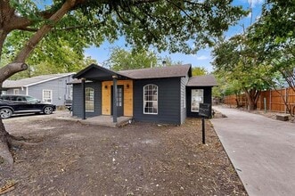 Building Photo - 1404 N Bradley St