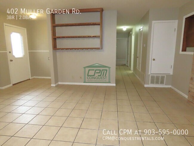 Foto del edificio - 402 Muller Garden Rd