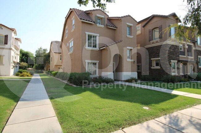 Building Photo - 1309 S Sabino Dr