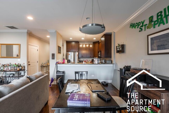 Foto del edificio - 3 bedroom in Chicago IL 60614