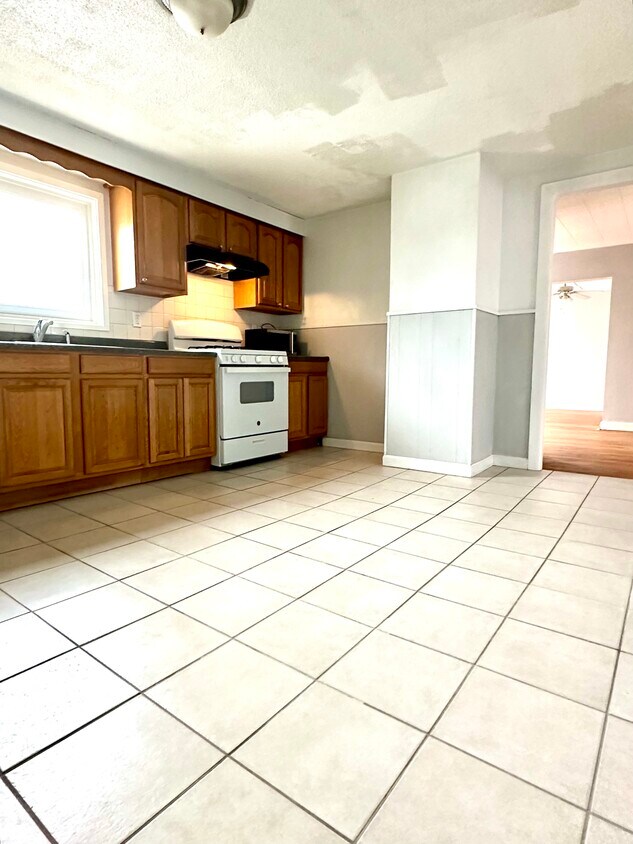 57 Whittenton St Unit 3, Taunton, MA 02780 Apartments in Taunton, MA