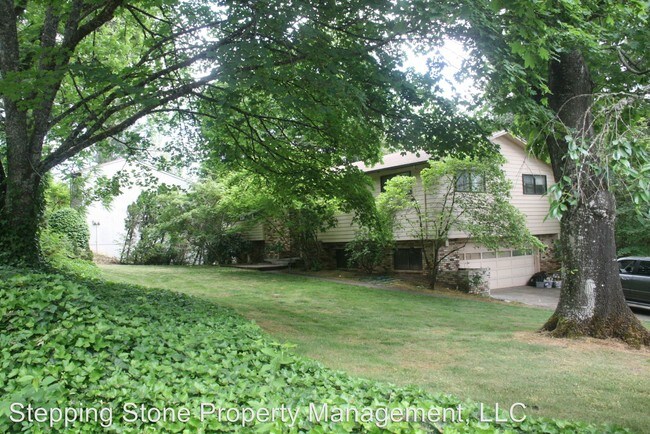 Building Photo - 4 br, 2 bath House - 106 Harvard Court SE
