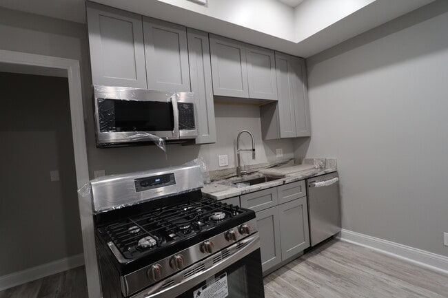 Building Photo - 507 E Mulberry St