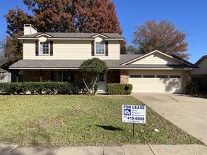 Building Photo - 113 Deerwood Ln