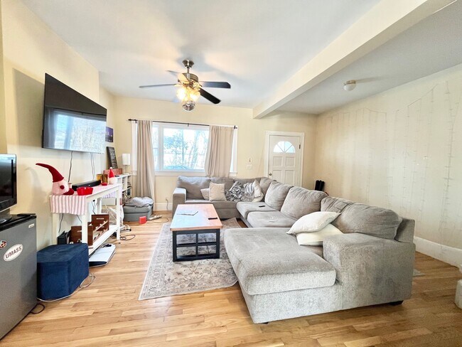 Foto del edificio - 14 Woodmont St