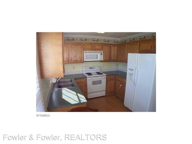 Building Photo - 306 Sterling Ridge Dr