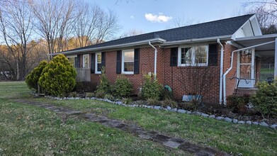 Building Photo - 744 S Austin Springs Rd