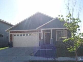 Building Photo - 853 Jardine Ave