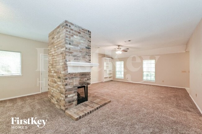 Building Photo - 50 Rockridge Dr