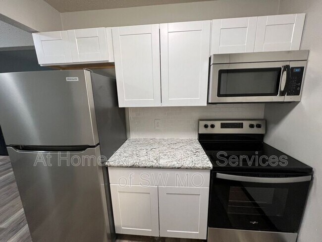 Foto del edificio - 1242 E Cherry St