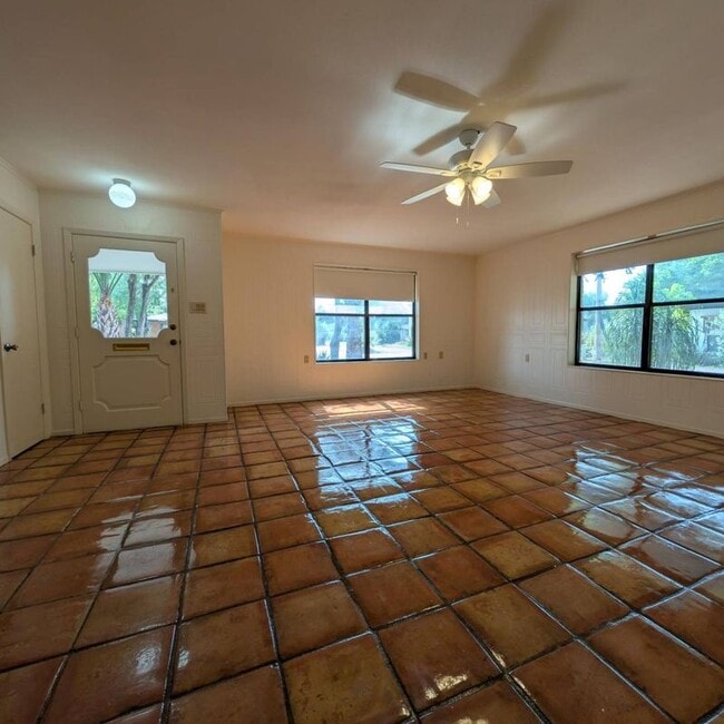 Building Photo - 1112 Upas Ave