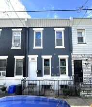 Building Photo - 1926 McClellan St