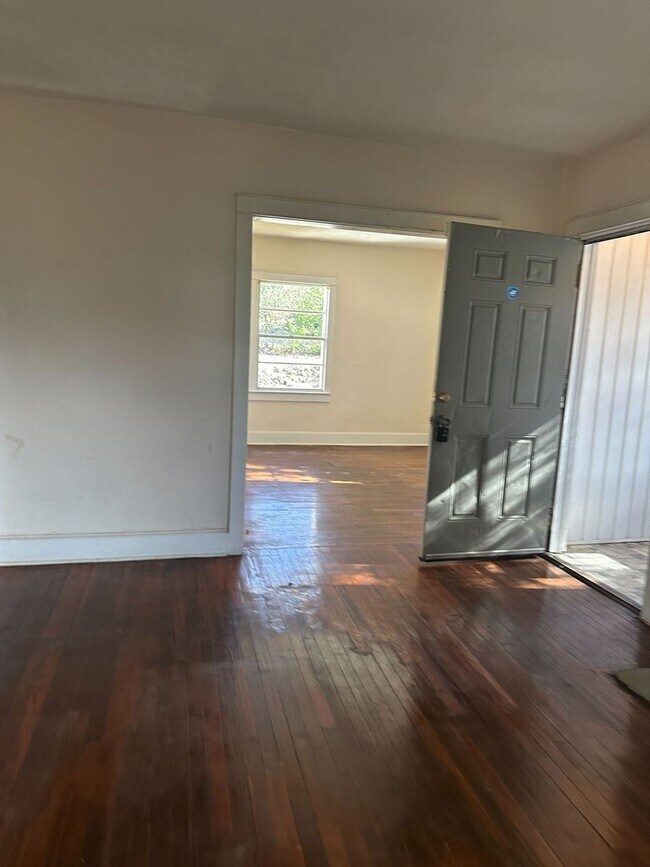 Foto del edificio - Cozy Eastlake Home with Bonus Room