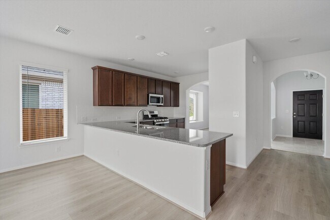 Foto del edificio - New 3-Bedroom Home Available for Lease
