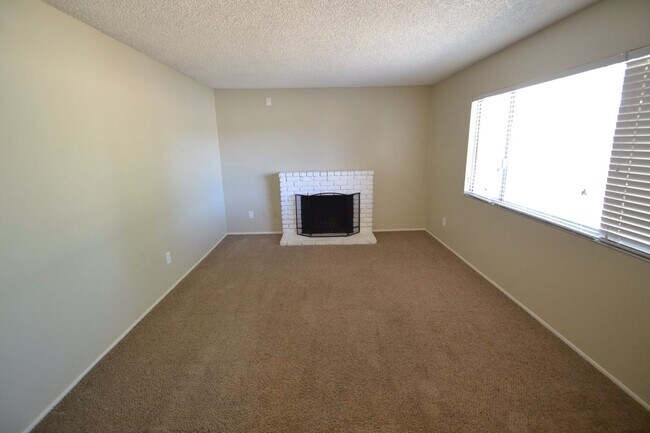 Foto del edificio - 6400 Trenton Way