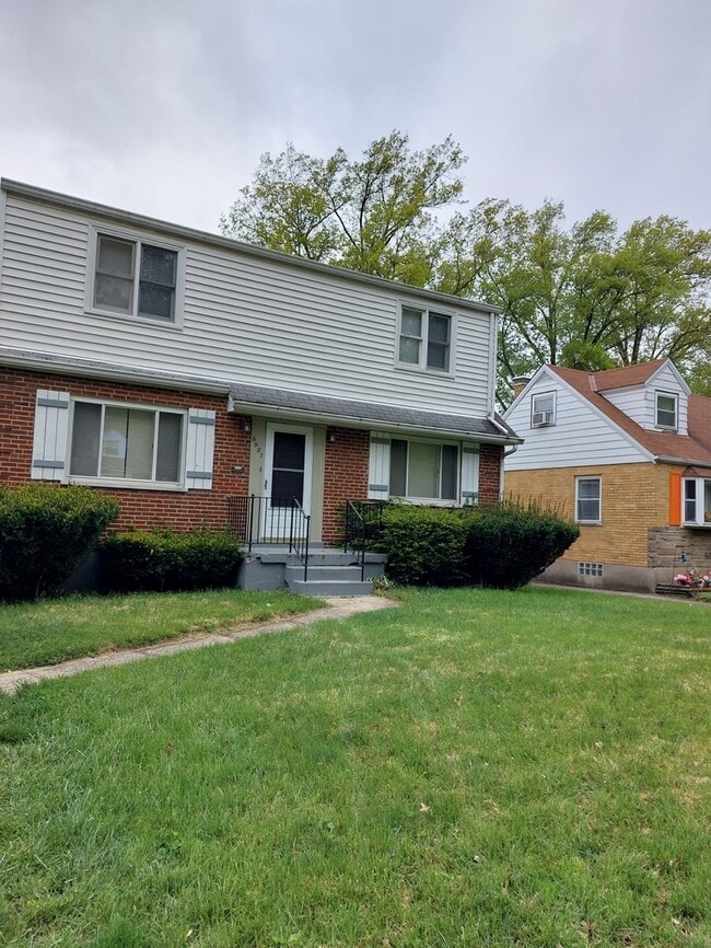 Building Photo - 6921 Pin Oak Drive