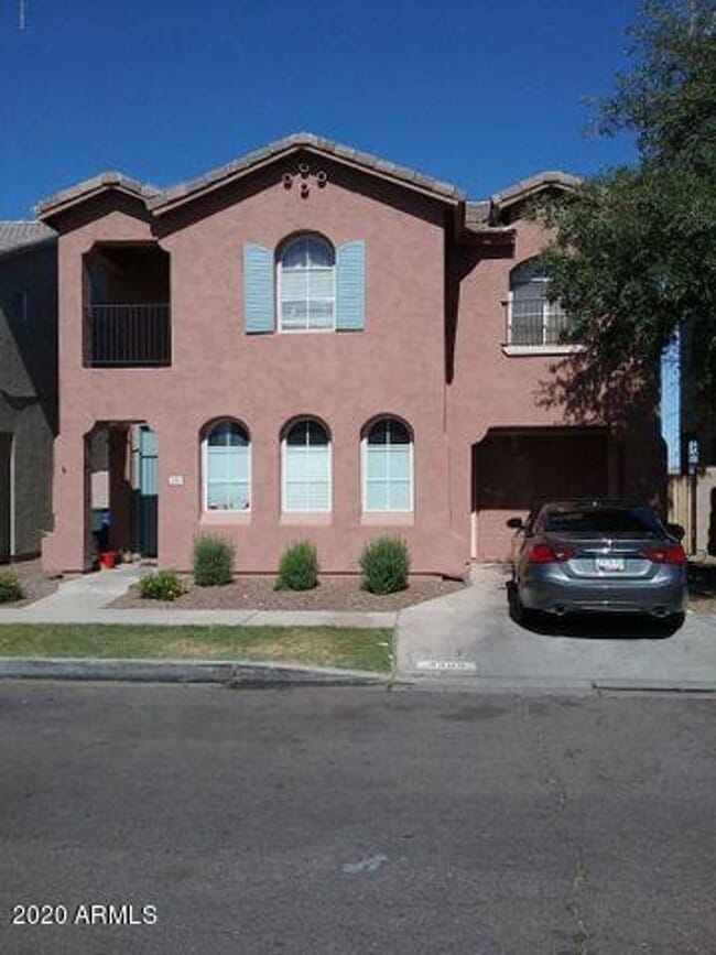 Building Photo - 4909 S 15th Pl