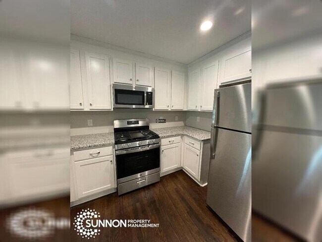 Building Photo - Beautifully Remodeled 3 Bed 2 Bath in Sout...