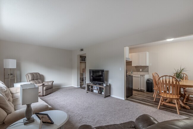 Foto del edificio - 2219 Marwood Dr