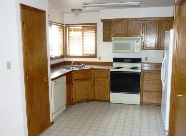 Building Photo - 620 Willow Dr