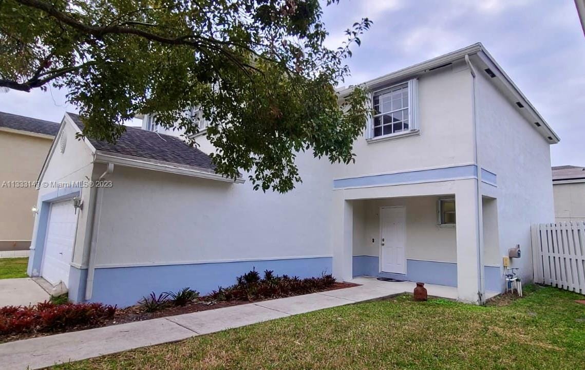 Primary Photo - 251 E Riverbend Dr