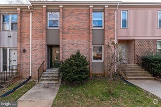 Building Photo - 5122 Cliffhaven Dr
