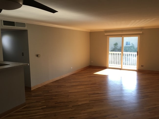 Living area - 930 Beau Dr