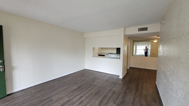 Foto del edificio - 7624 Forest City Rd