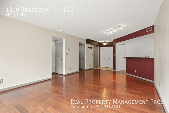 Foto del edificio - Sunny 2BD 2BA- Steps to Metro, Old Town, A...