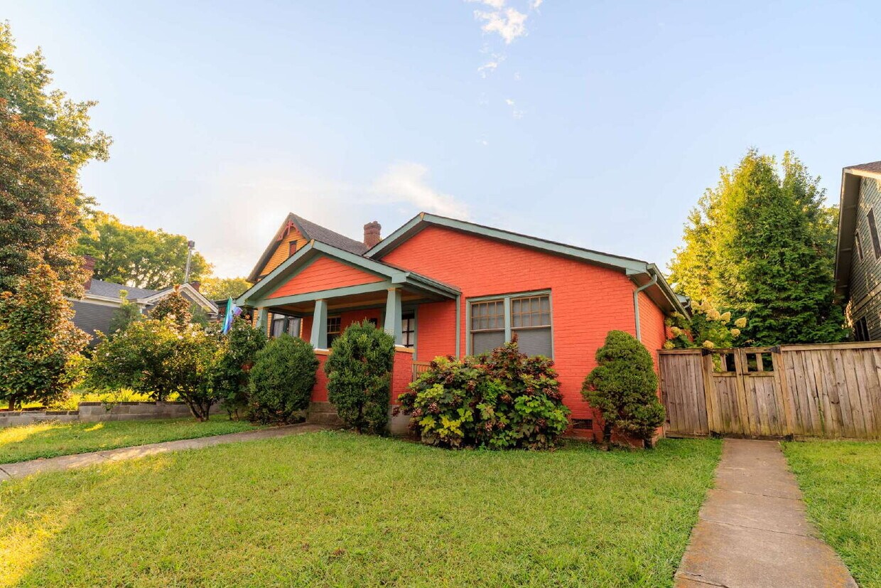 Primary Photo - Renovated Condo on Fatherland, Minutes to ...