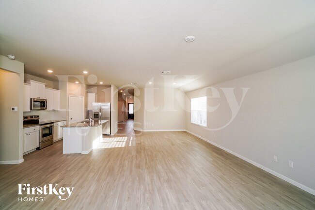 Foto del edificio - 2704 La Mundial St