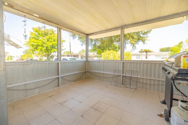 Foto del edificio - 710 NW 217th Way